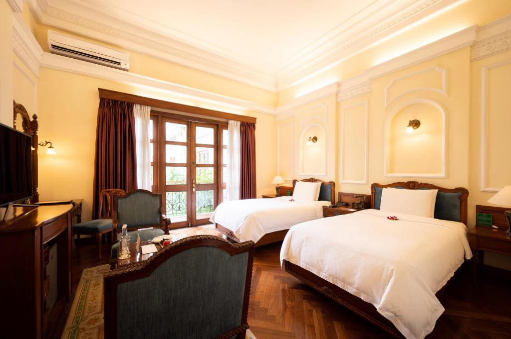 Century Pool Deluxe Room (Double or Twin)