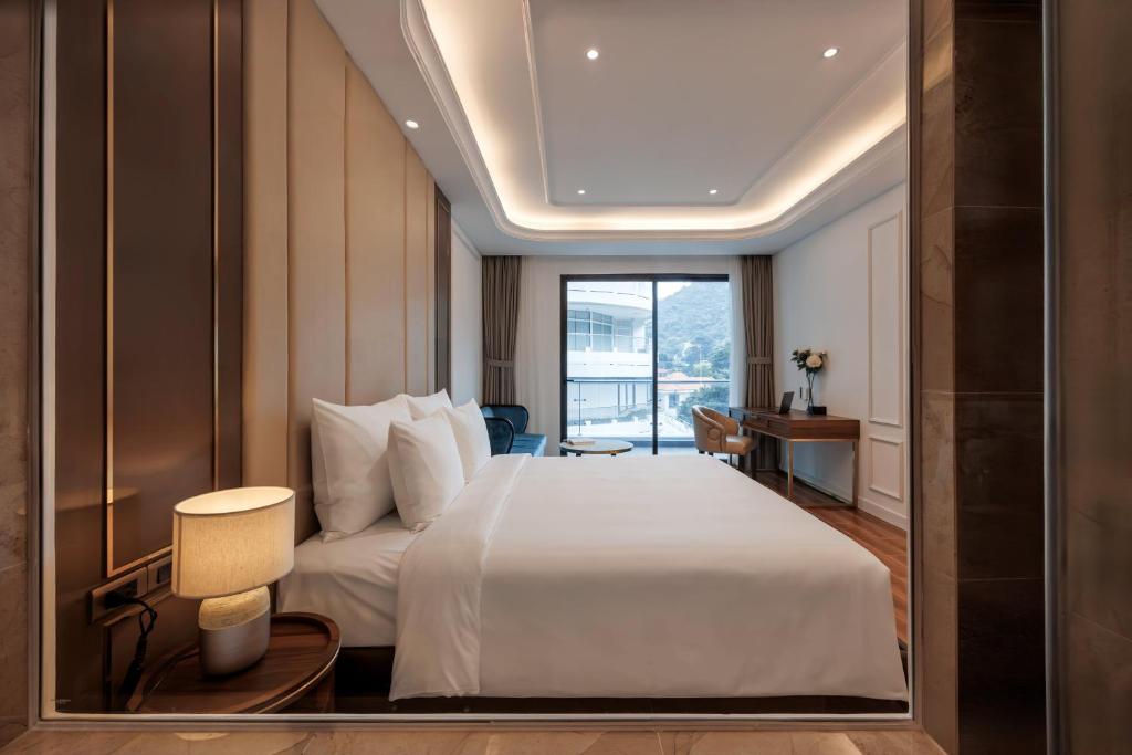 Phòng Superior Giường Đôi Hướng Vườn