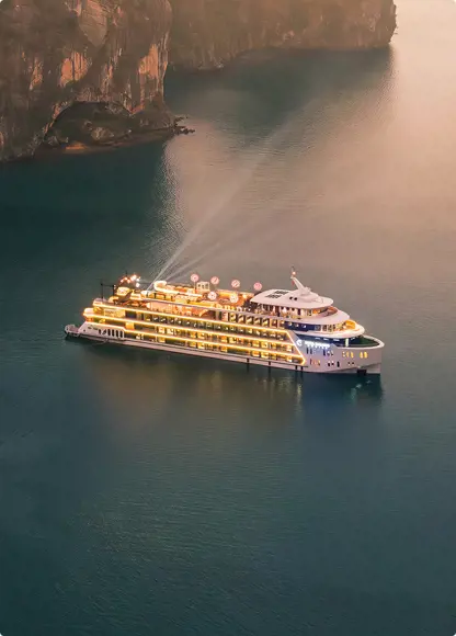 Luna Halong Cruise Sailing Through Halong Bay
