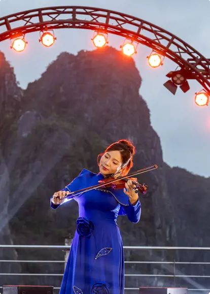 Live Music Experience Aboard Luna Halong Cruise