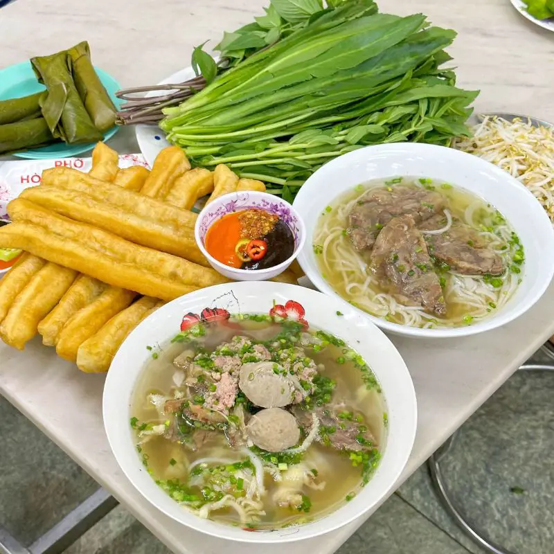 pho-hoa-pasteur-sai-gon-03-1720570419.jpg