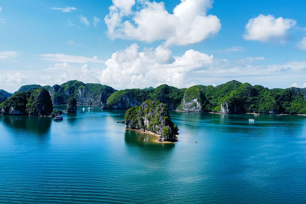 Lan Ha Bay.