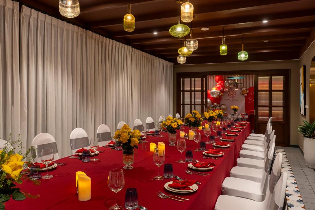 dining-event.jpg