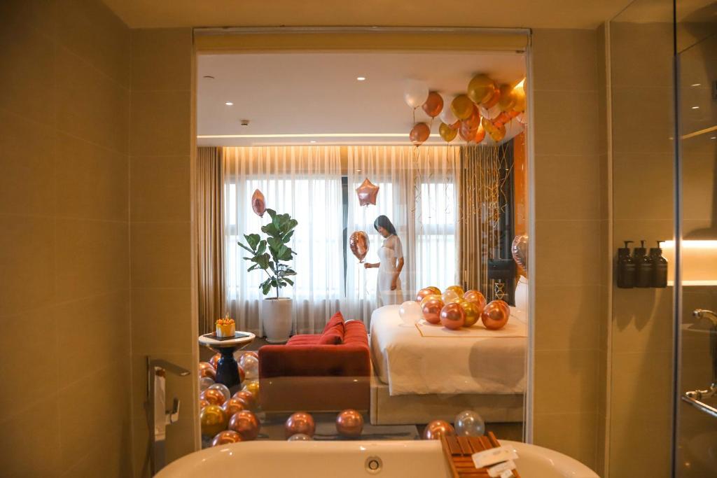 vias-room-16.jpg